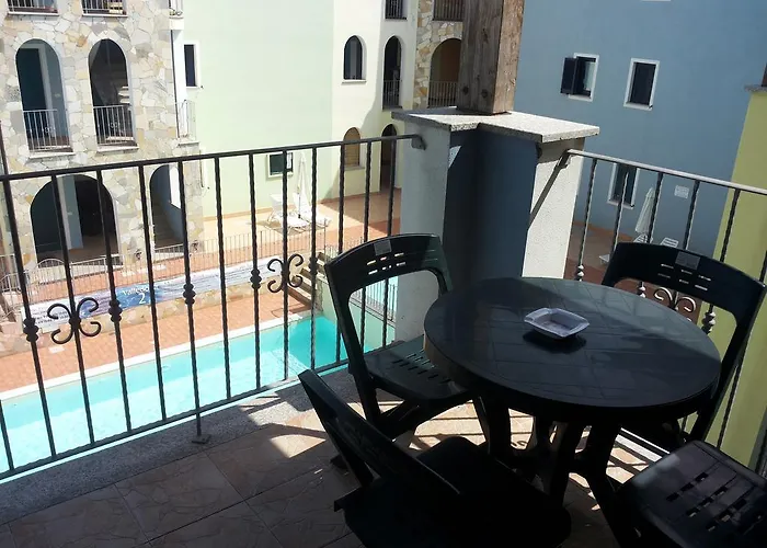 アパート Castelsardo Con Piscina